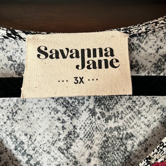 Bell sleeve top - Picture 3 of 4